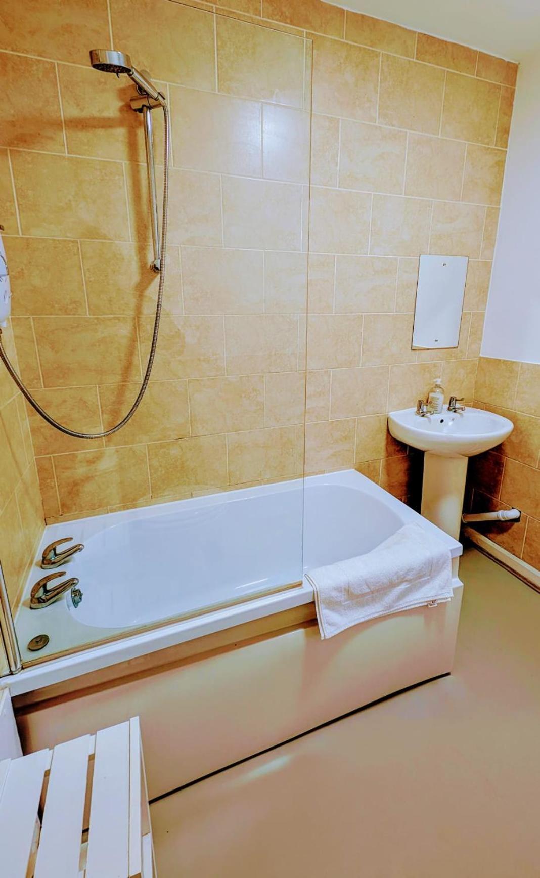 Oyo Aparthotel Hathern Dış mekan fotoğraf